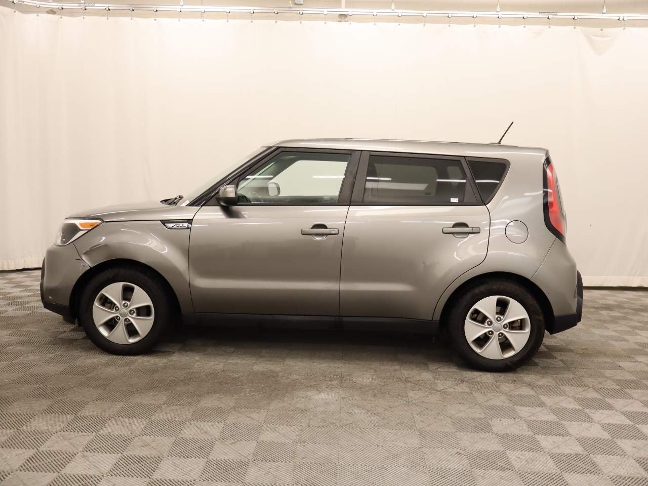 Used 2016 Titanium Gray Kia  image 2