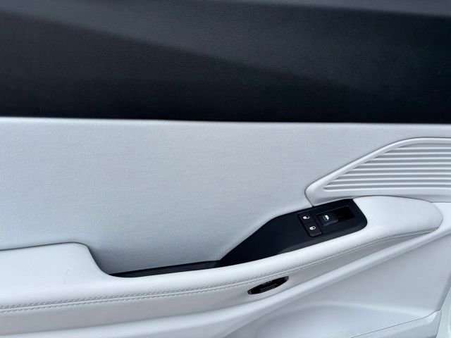 New 2026 Bright White Clear-Coat Exterior Paint Jeep Laredo image 14