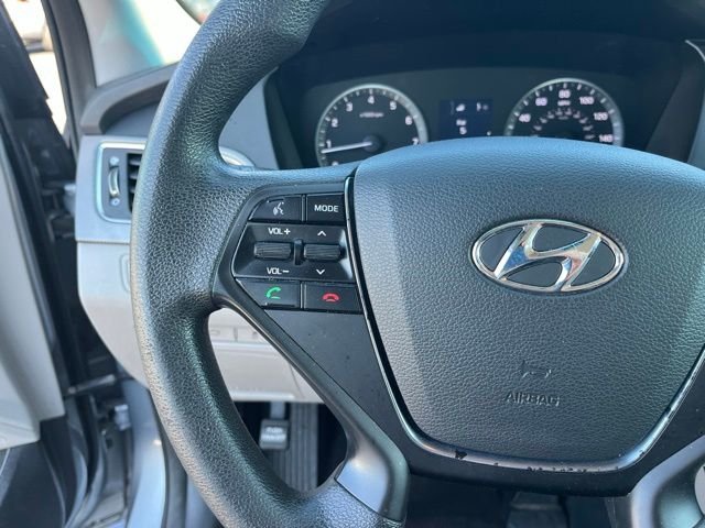 Used 2017 Gray Hyundai Base image 19