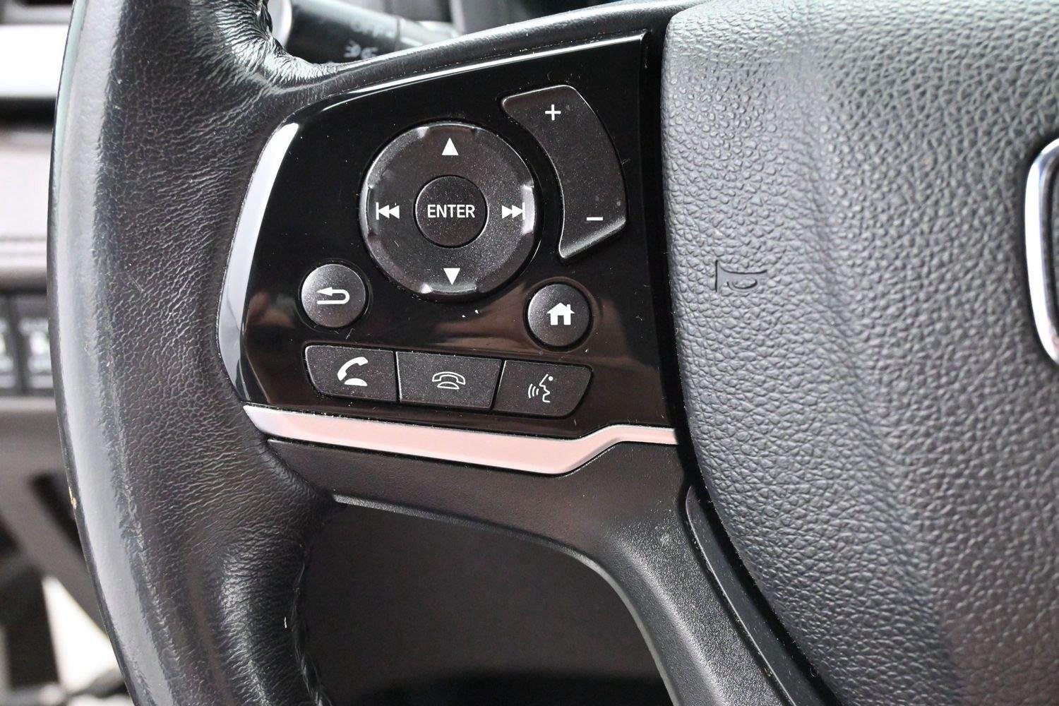 Used 2019 White Diamond Pearl Honda Touring image 19