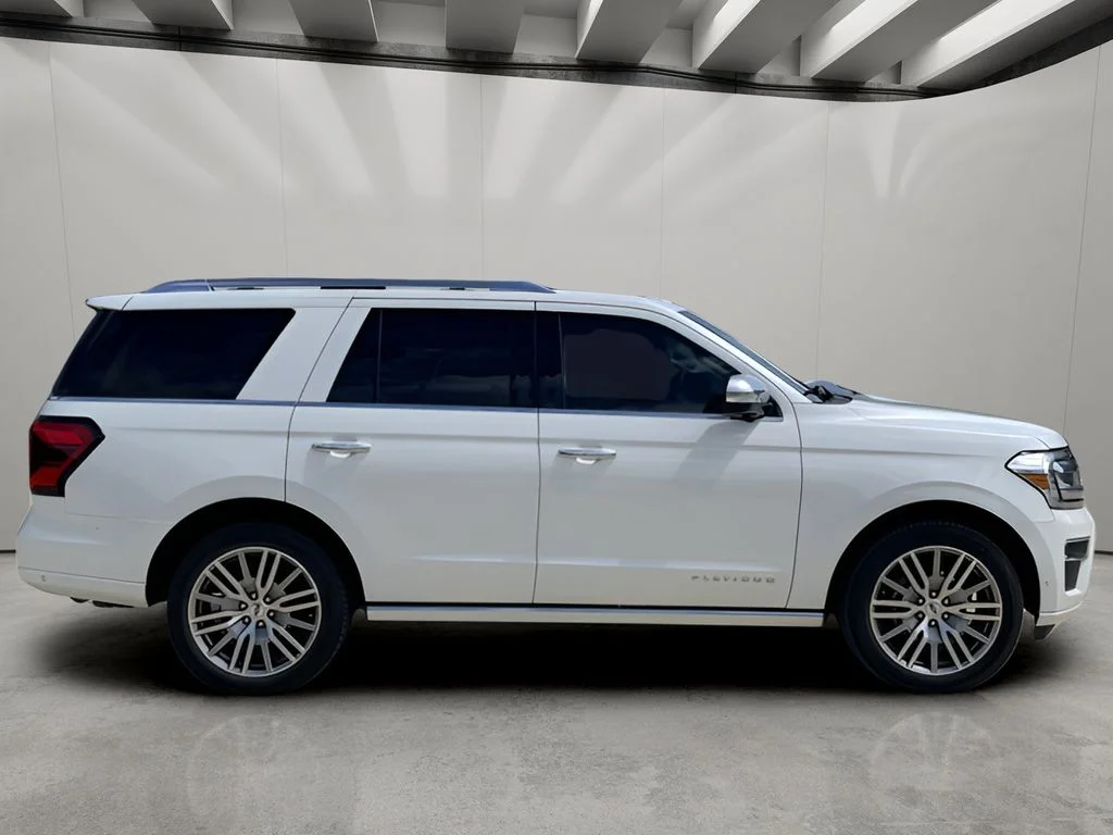 Used 2022 Star White Metallic Tri-Coat Ford Platinum image 7