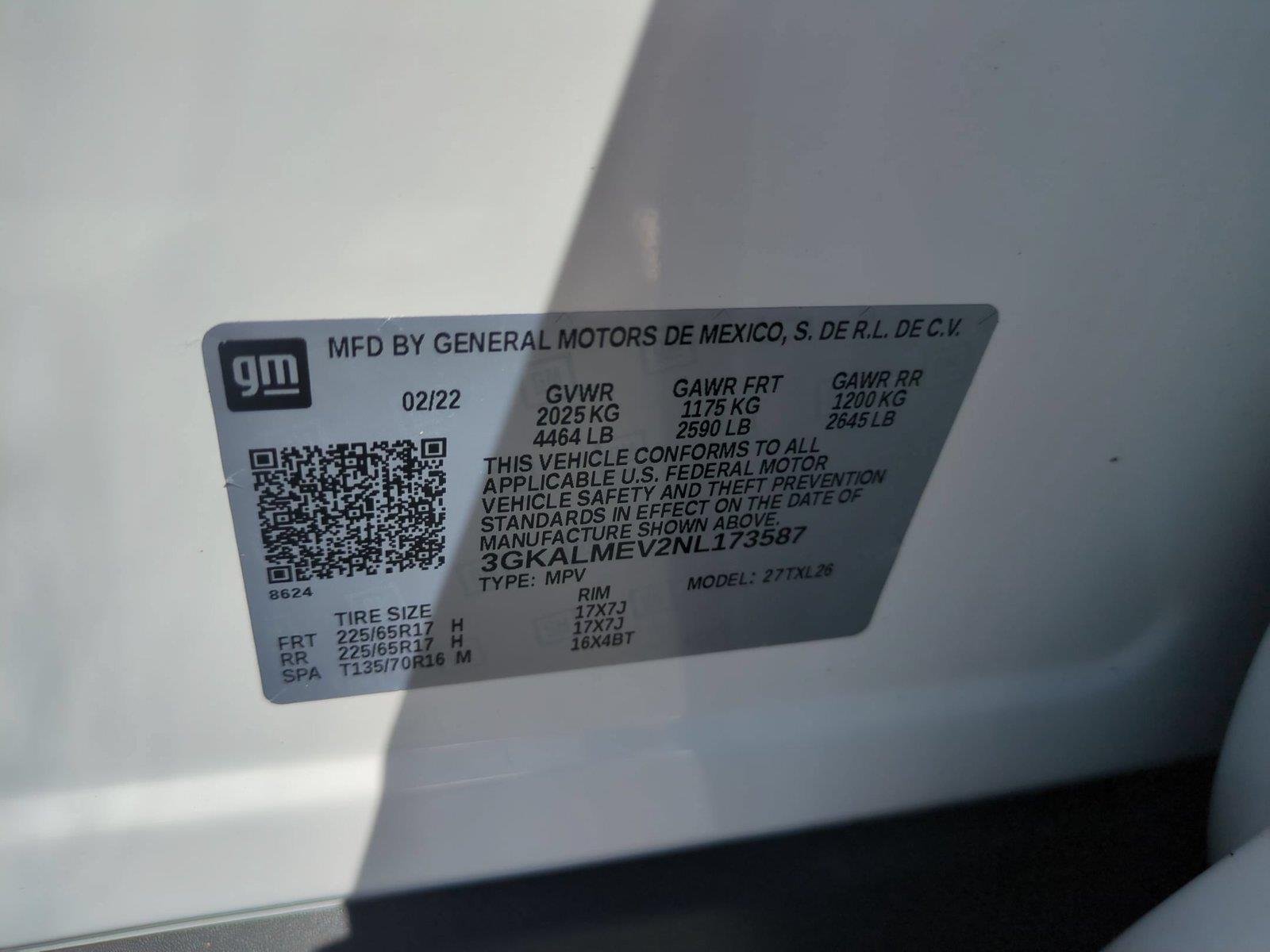 Used 2022 Summit White GMC SLE image 39