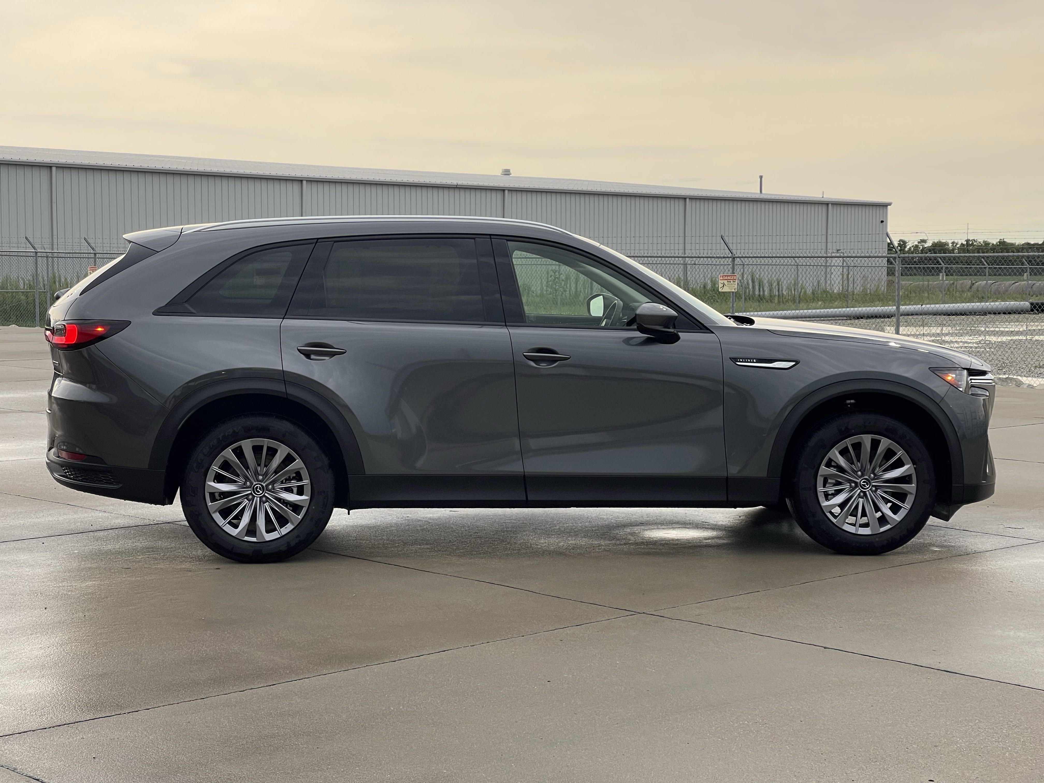 2025 Mazda CX-90 Preferred Package - Photo 14