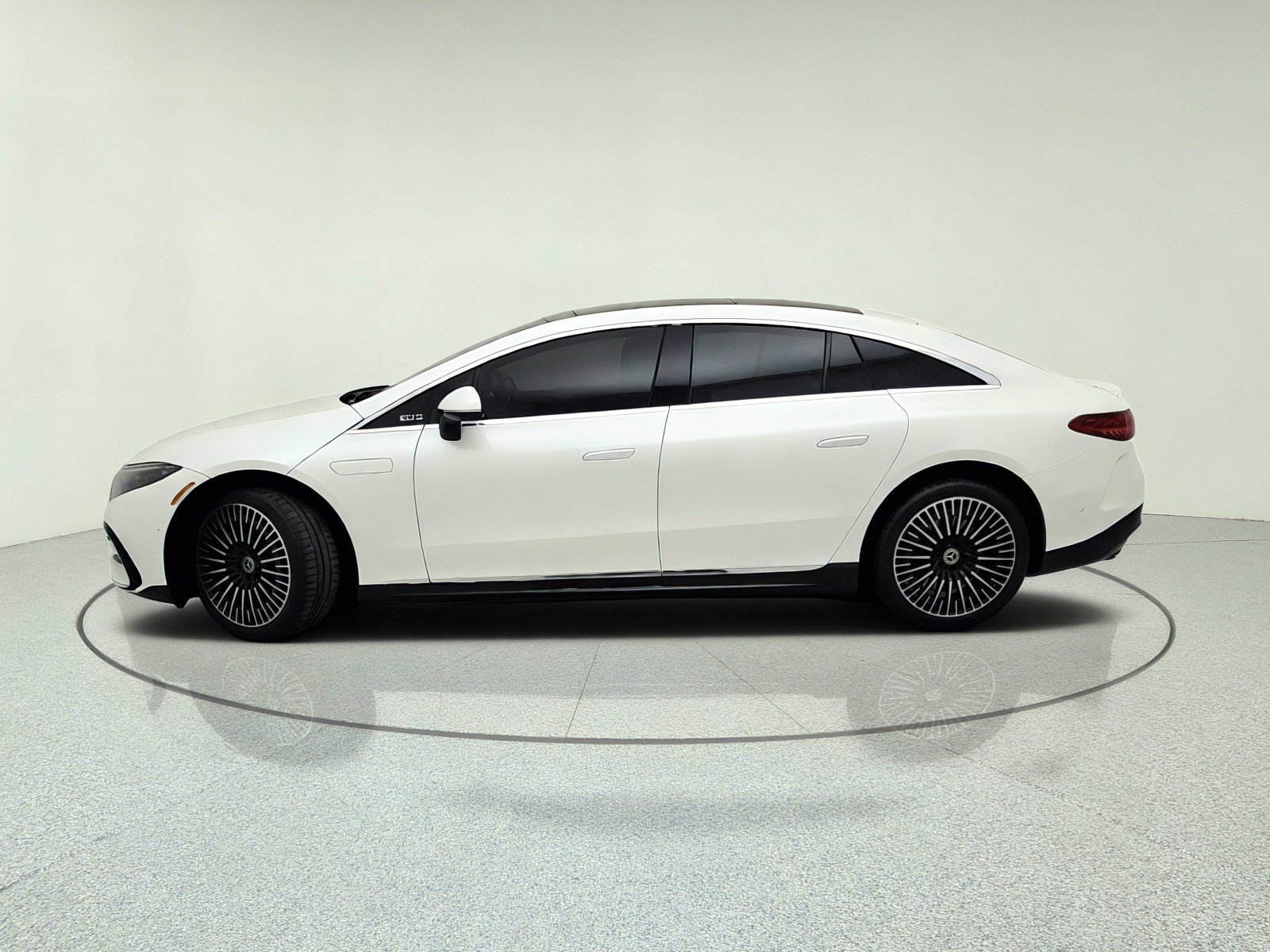 Certified Used 2023 MANUFAKTUR Diamond White Mercedes-Benz EQS 580 image 14