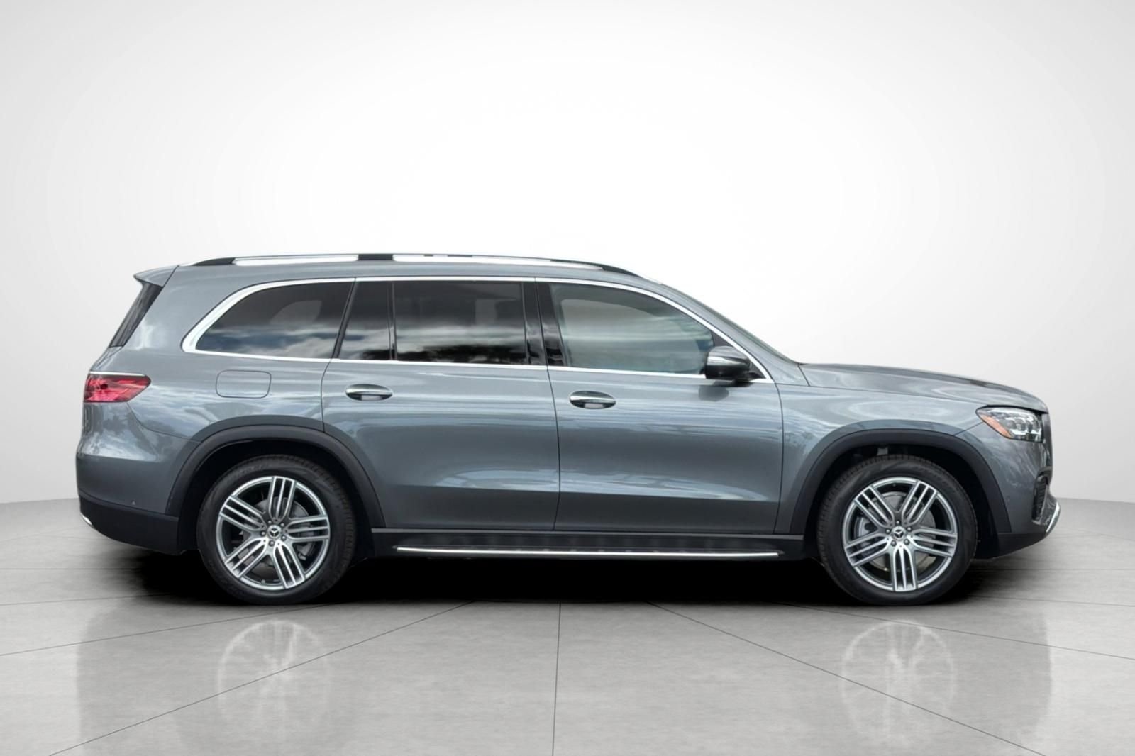 New 2026 Selenite Grey Metallic Mercedes-Benz GLS 450 image 31