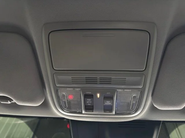 Used 2022 White Honda EX image 25