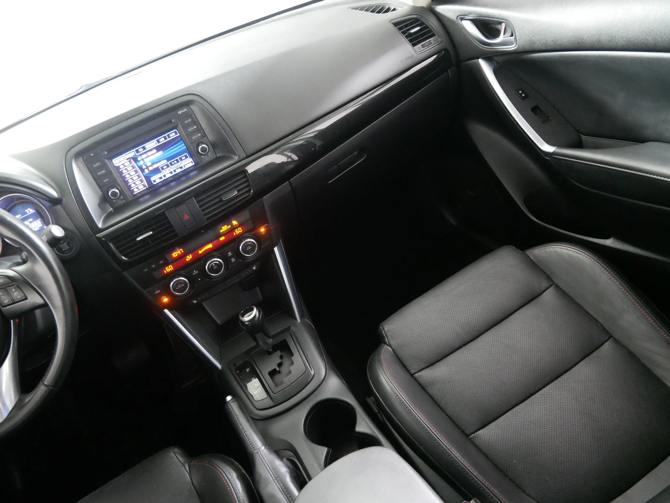 Used 2013 Liquid Silver Metallic Mazda Grand Touring image 11