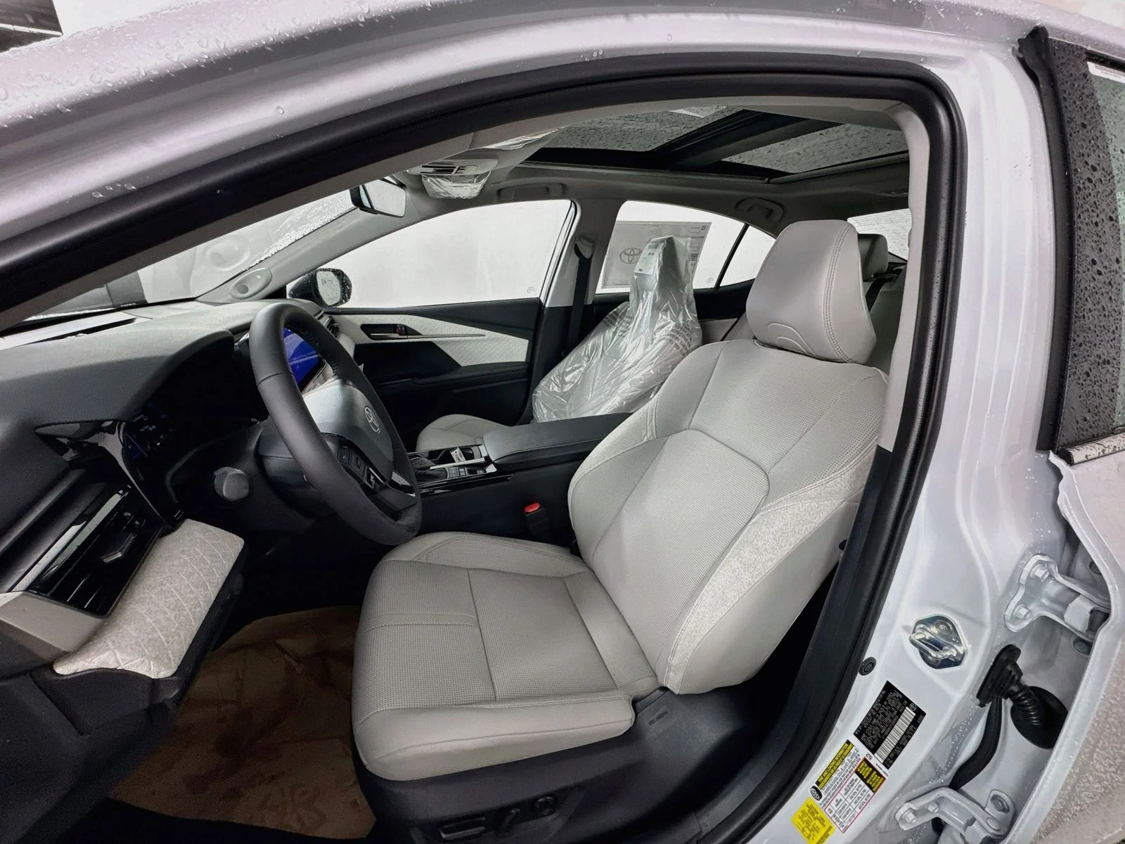 New 2026 Wind Chill Pearl <sup>1</sup> Toyota  XLE AWD image 9