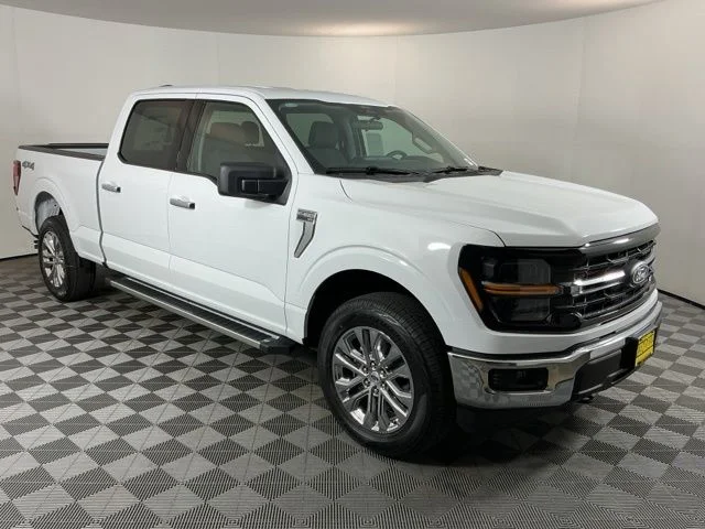 New 2026 Oxford White Ford XLT image 3