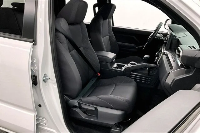2025 Toyota Tacoma SR5 - Photo 8