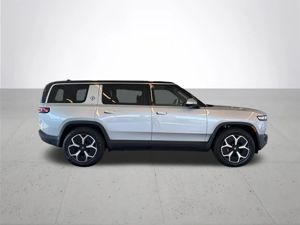 Used 2024  Rivian Adventure image 6