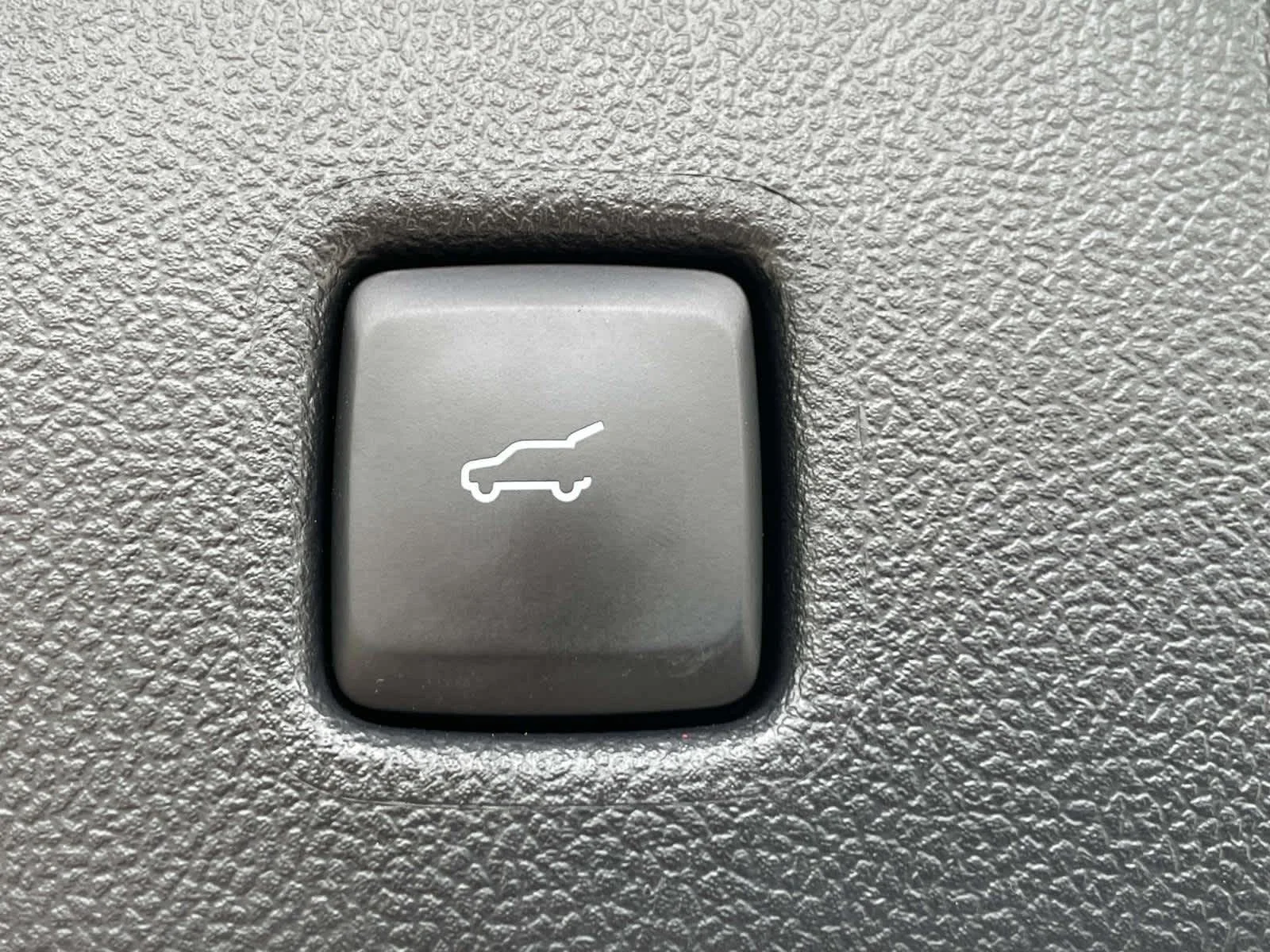 Used 2023 Cinnabar Red Metallic Premium Colorant Ford Platinum image 19