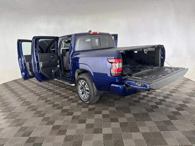 Used 2022 Blue Nissan SV image 16
