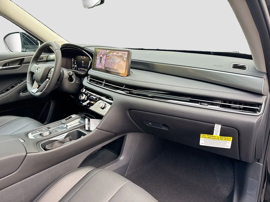 Certified Used 2026 Black INFINITI LUXE image 33