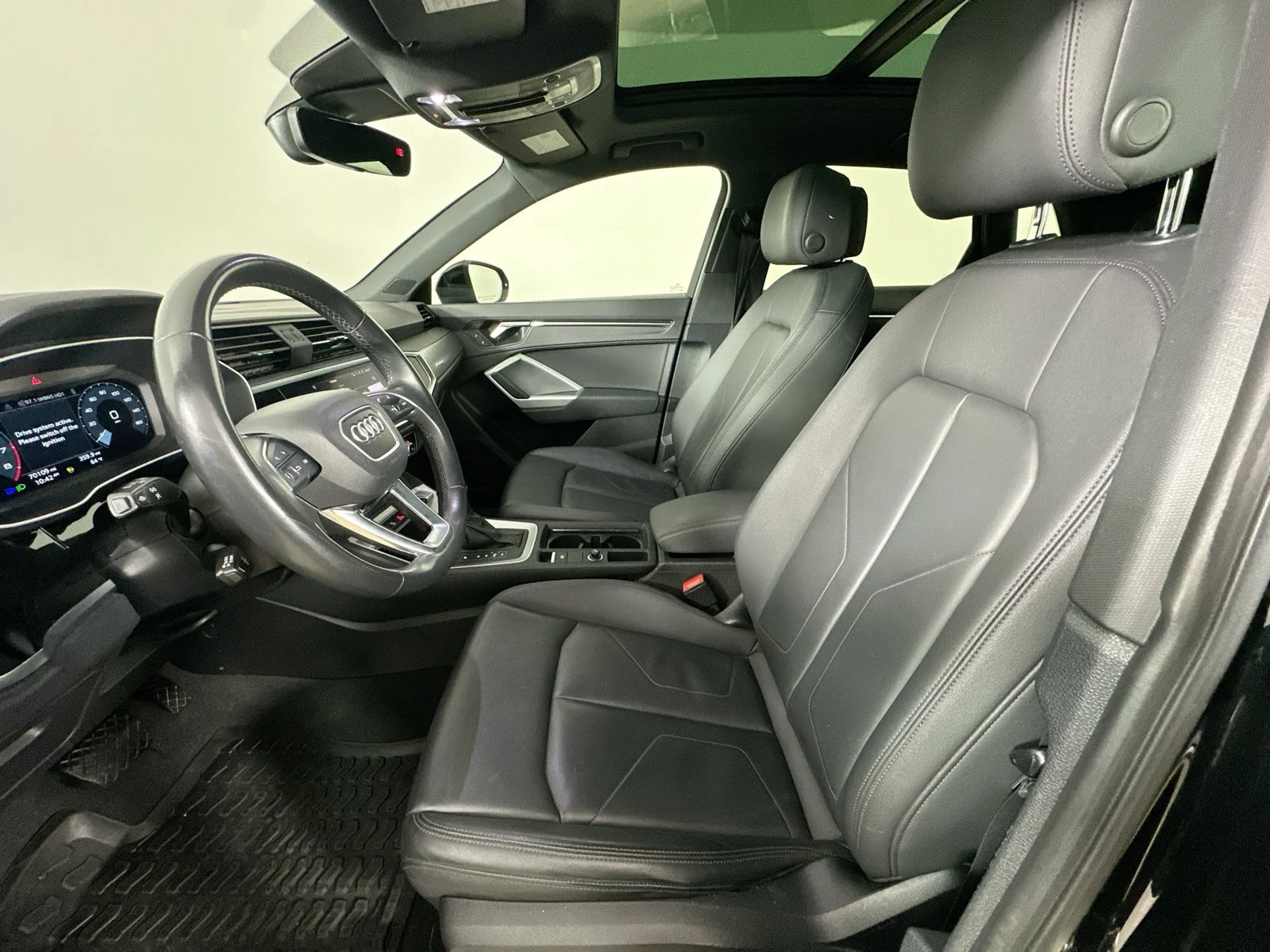 Used 2022 Black Audi  image 35