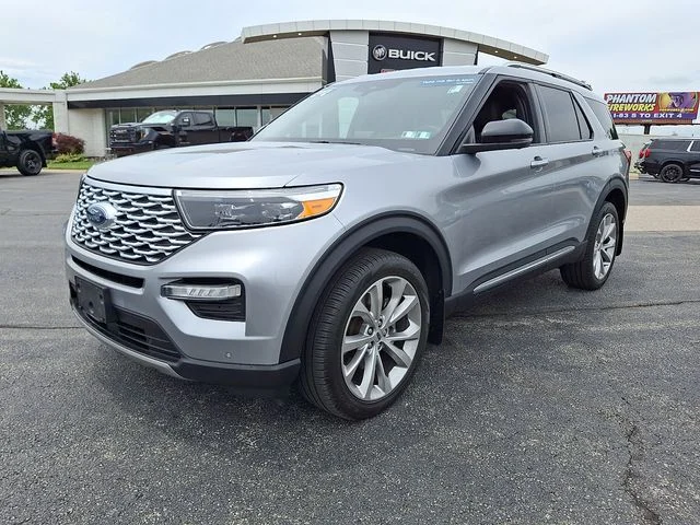 Used 2023 Silver Ford Platinum image 3
