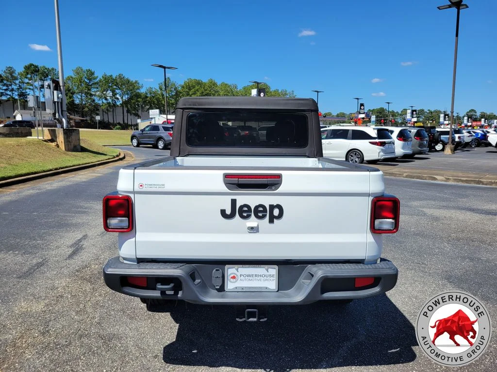 Used 2022 White Jeep Sport image 5