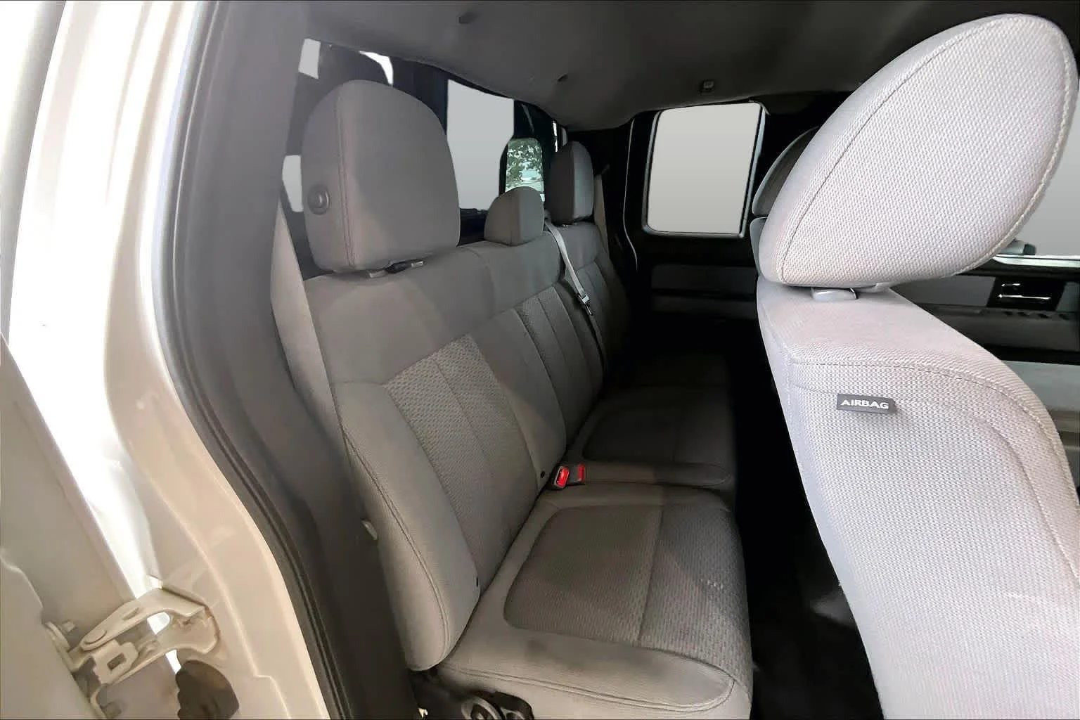 Used 2014 Oxford White Ford XL image 18