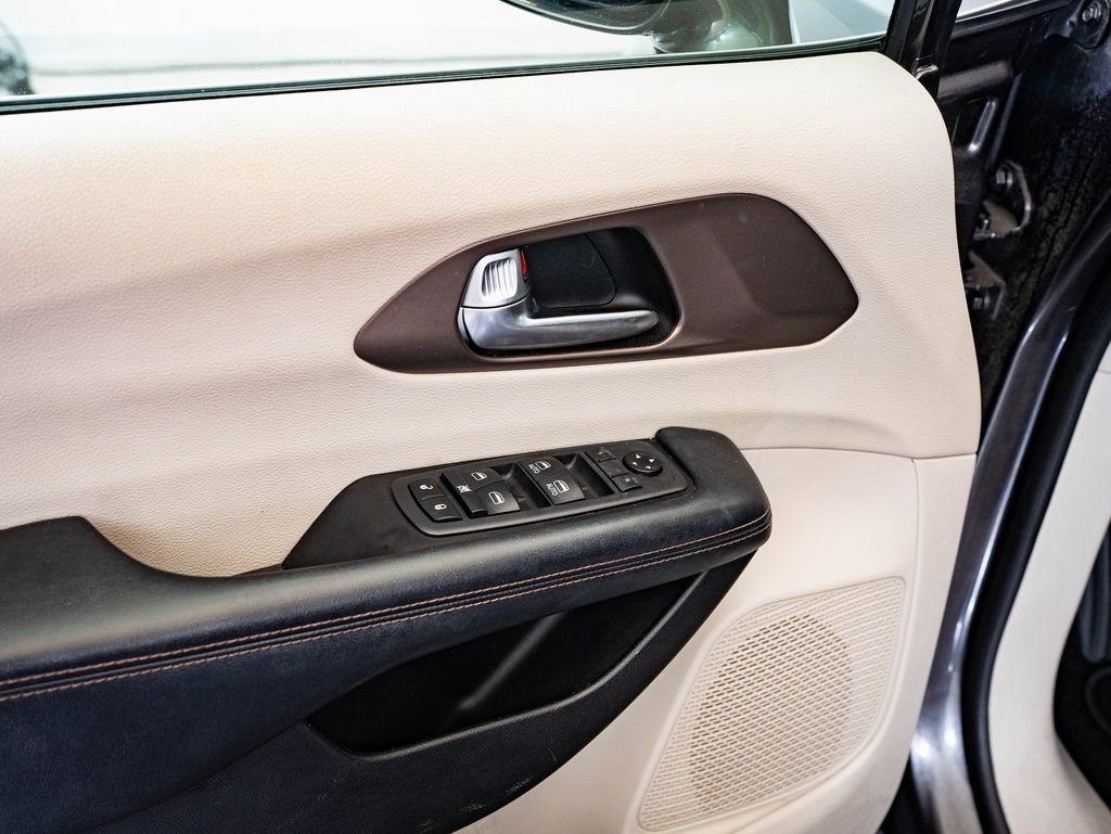 2019 Chrysler Pacifica Touring L - Photo 19