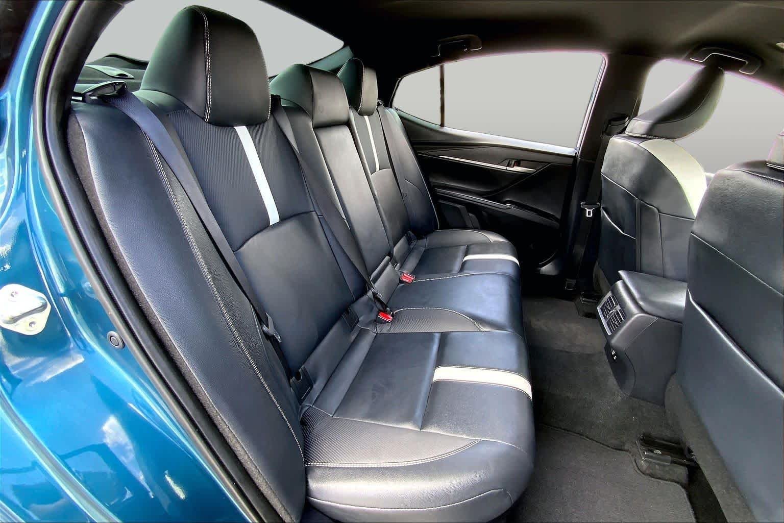 Used 2025 Ocean Gem Toyota SE image 18