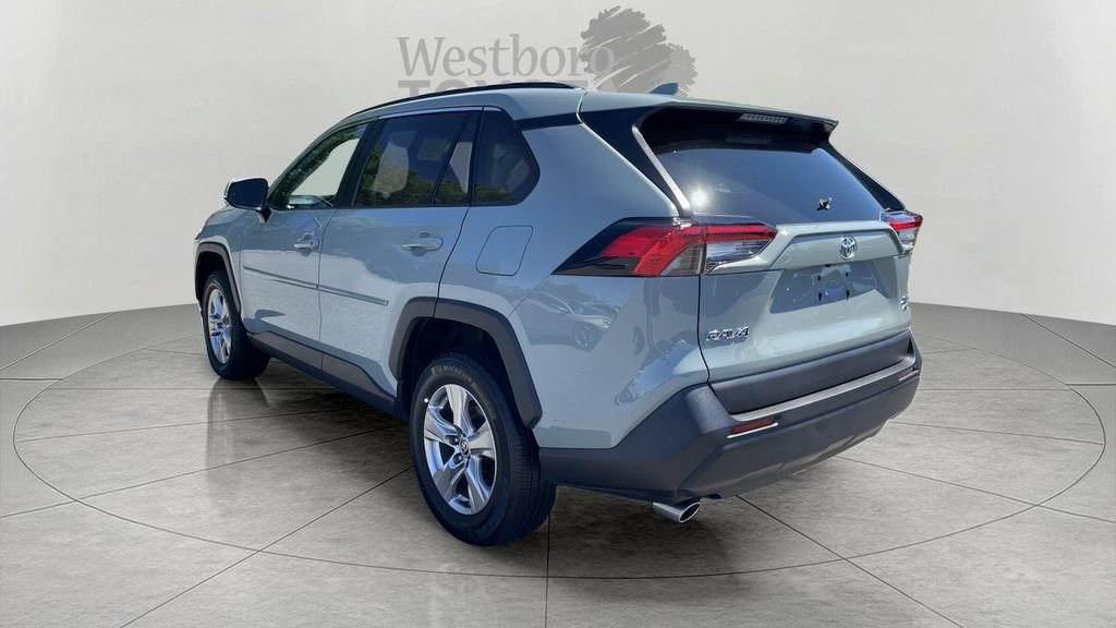 Used 2023  Toyota XLE image 5