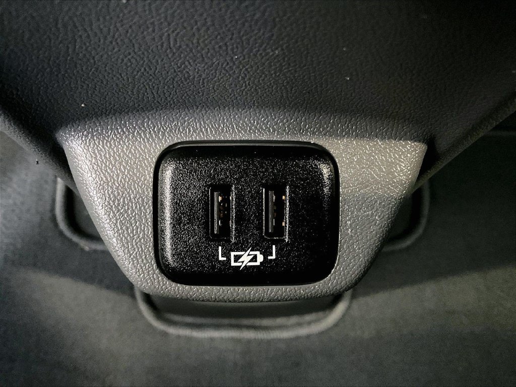 Used 2018 Gray Chevrolet Premier image 27