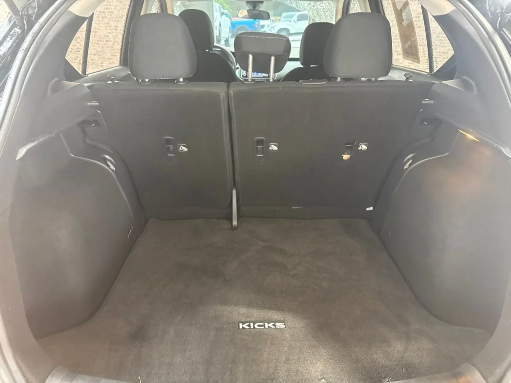 Used 2021 Super Black Nissan S image 9