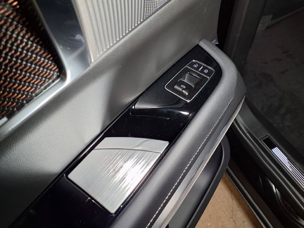 2027 Cadillac VISTIQ Sport - Photo 11