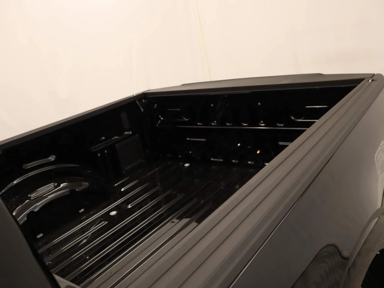 New 2026 Agate Black Metallic Ford XLT image 18