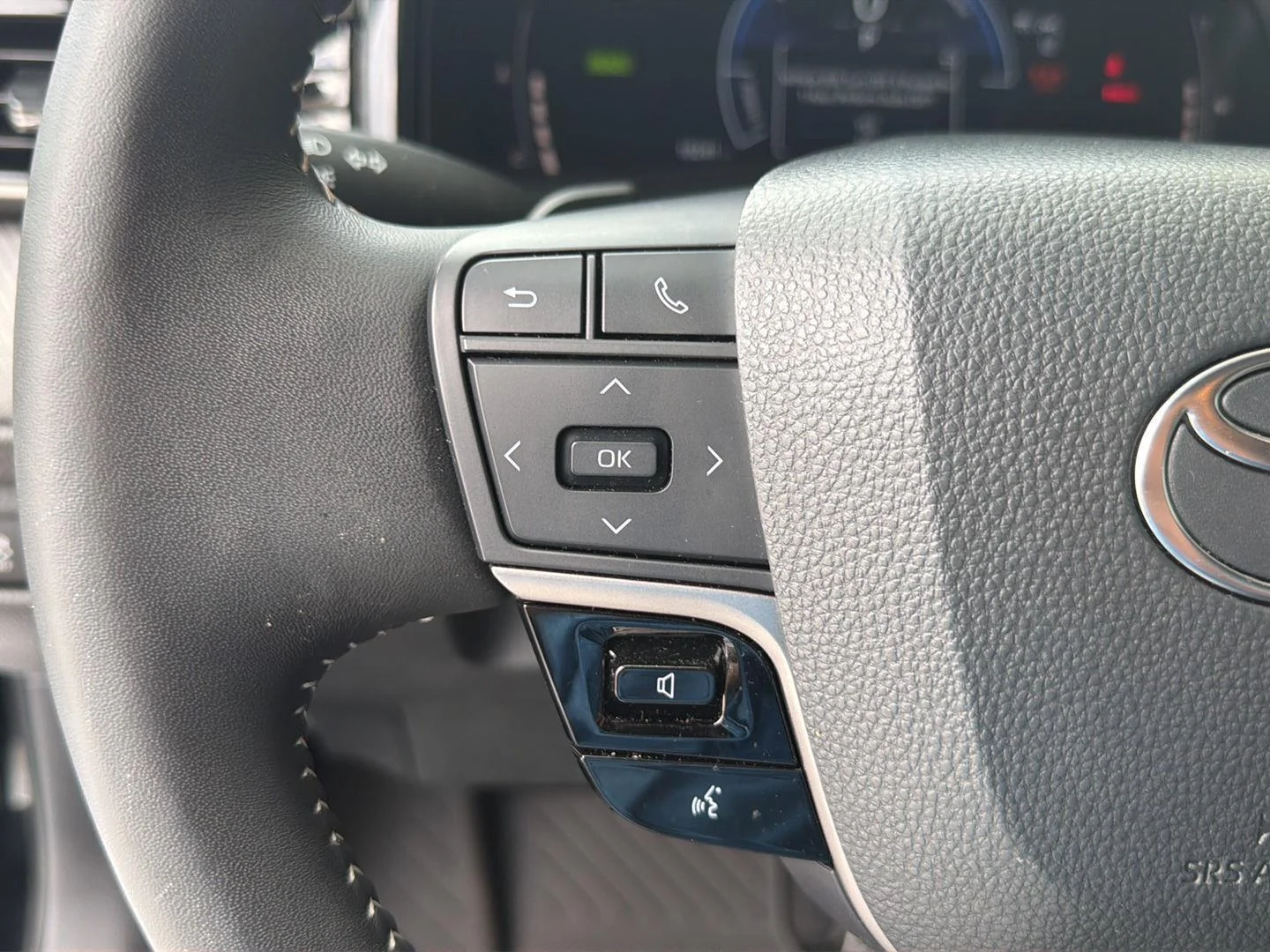 Used 2025 Midnight Black Metallic Toyota SE image 21