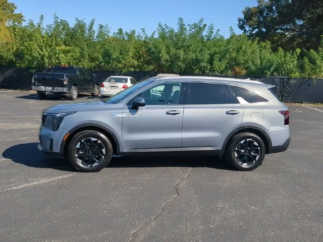 Used 2025 Everlasting Silver Kia S image 11