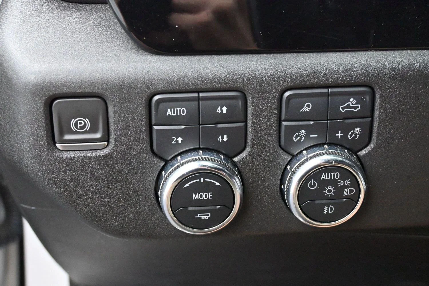 Used 2023 White Frost Tricoat GMC SLT image 25