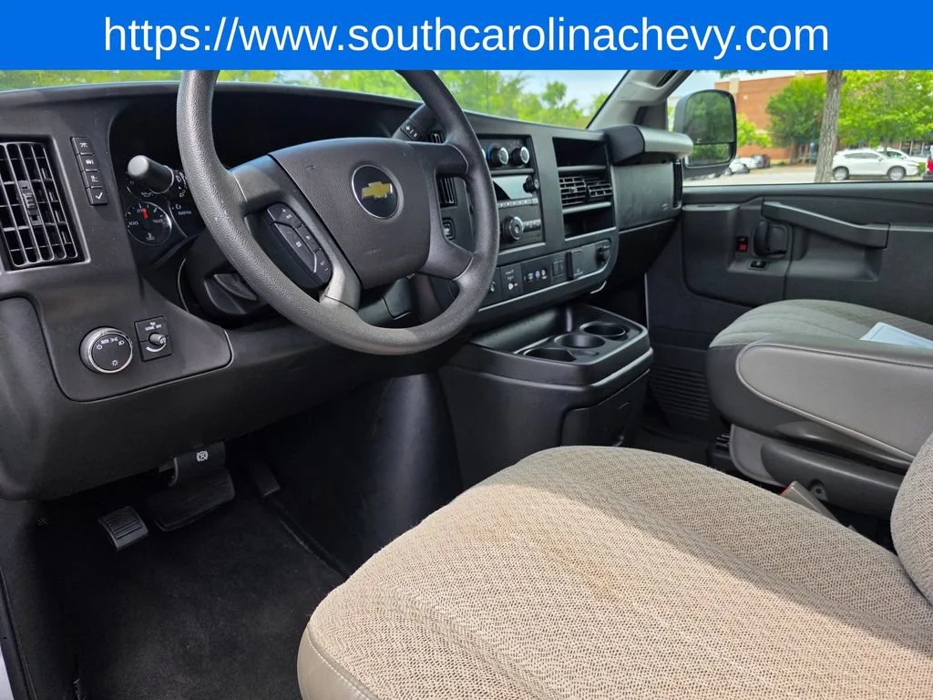 Used 2025 Summit White Chevrolet 1LT image 37