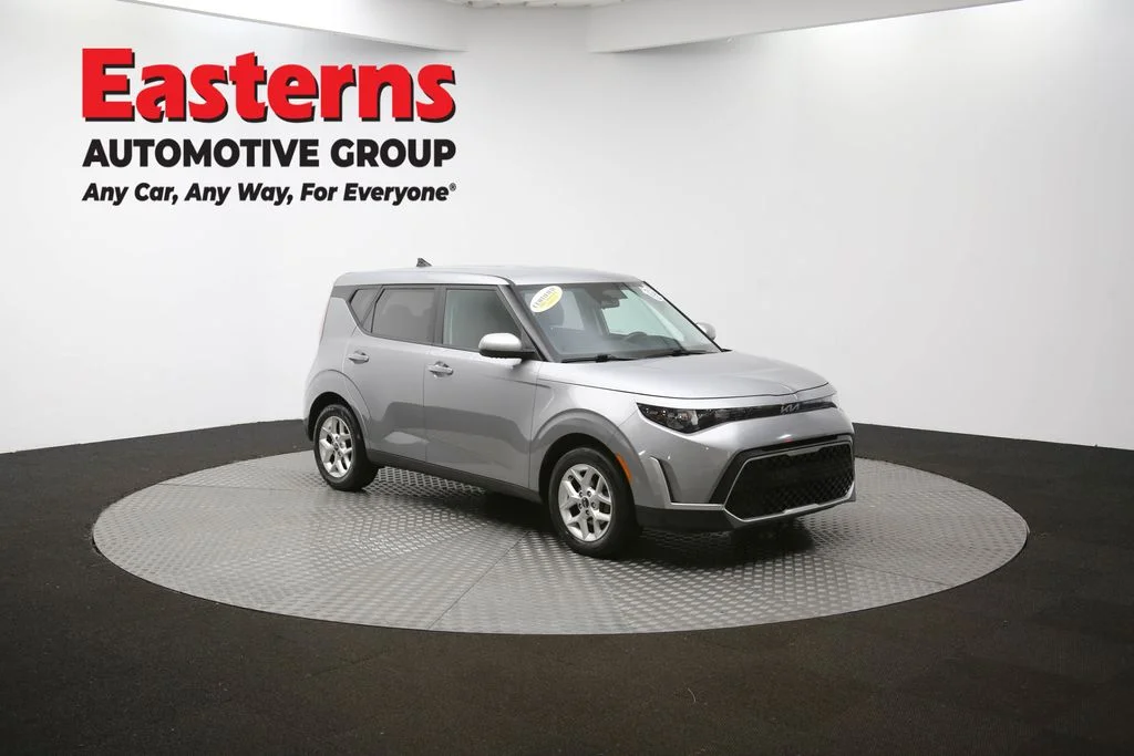 Used 2023  Kia LX image 47