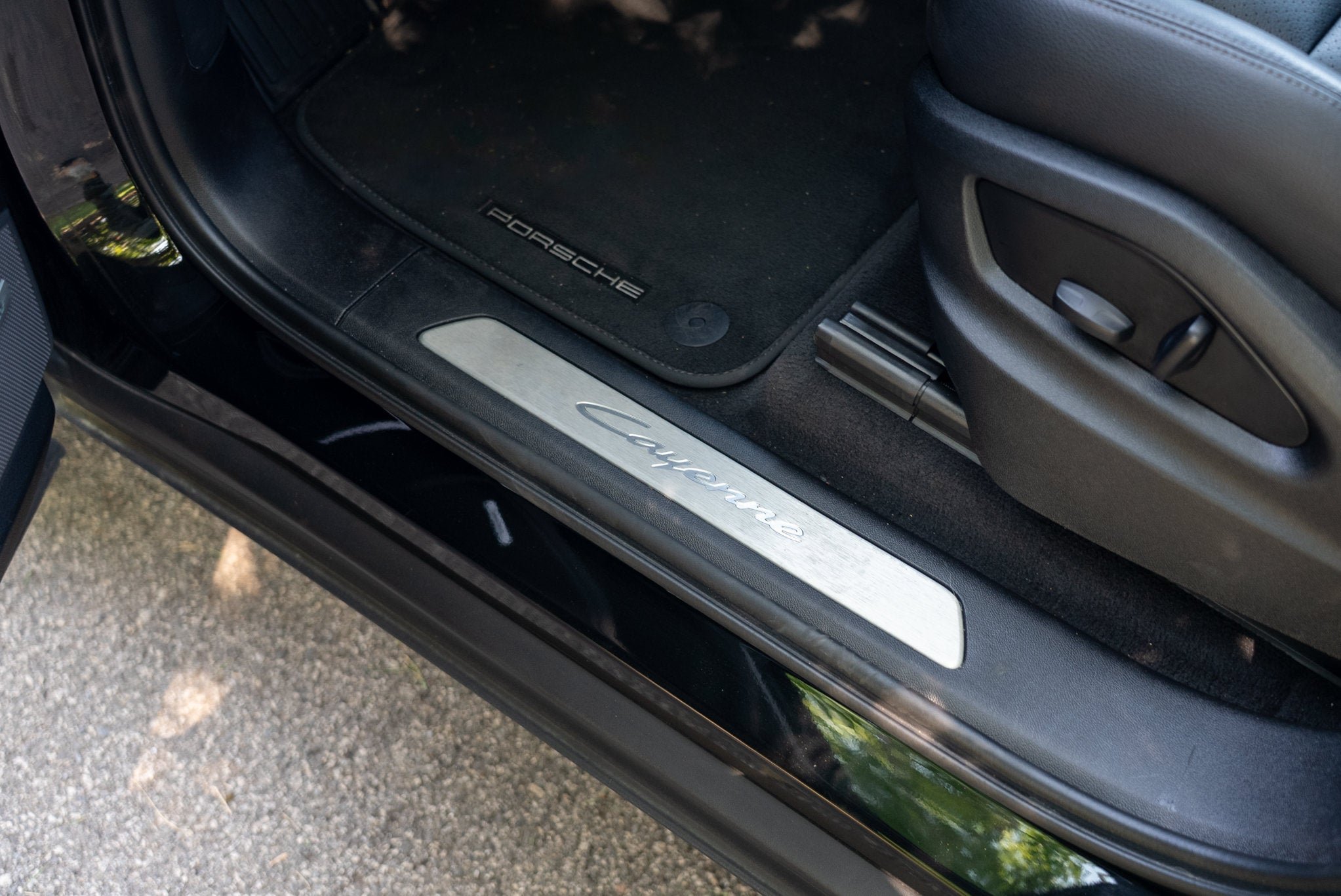 Used 2025 Chromite Black Metallic Porsche Base image 17