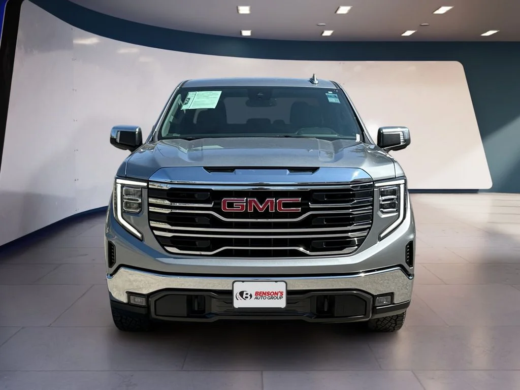 Used 2025 Silver GMC SLT image 8