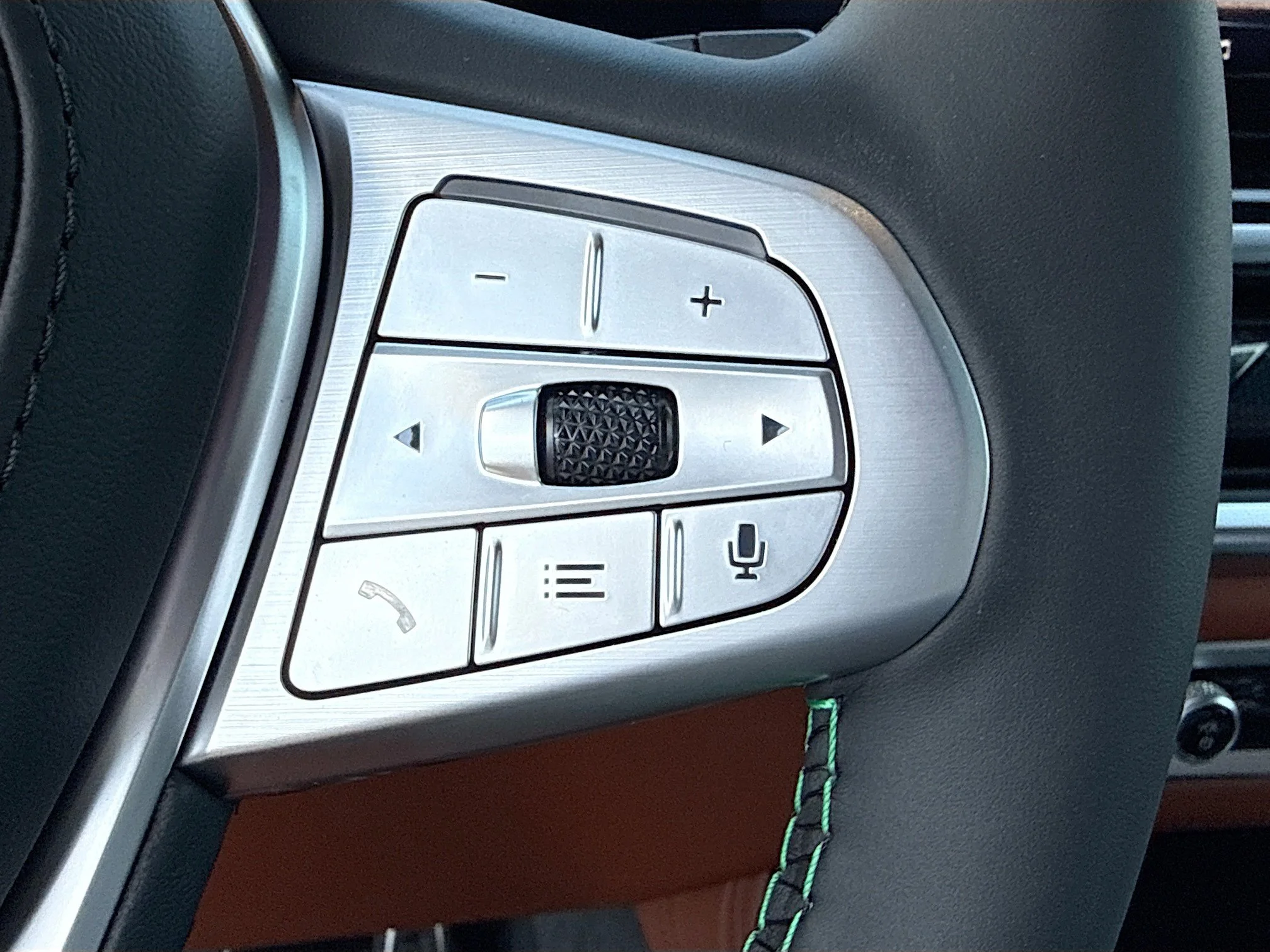 New 2026 Tanzanite Blue II Metallic BMW ALPINA XB7 image 42