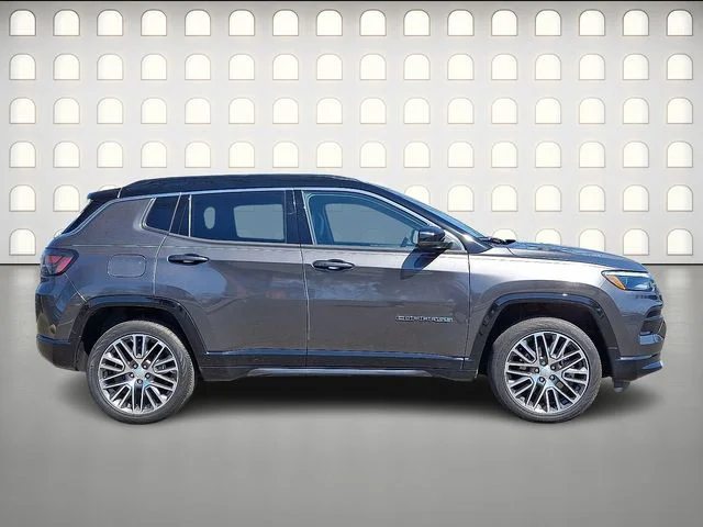 Used 2023 Gray Jeep Limited image 8