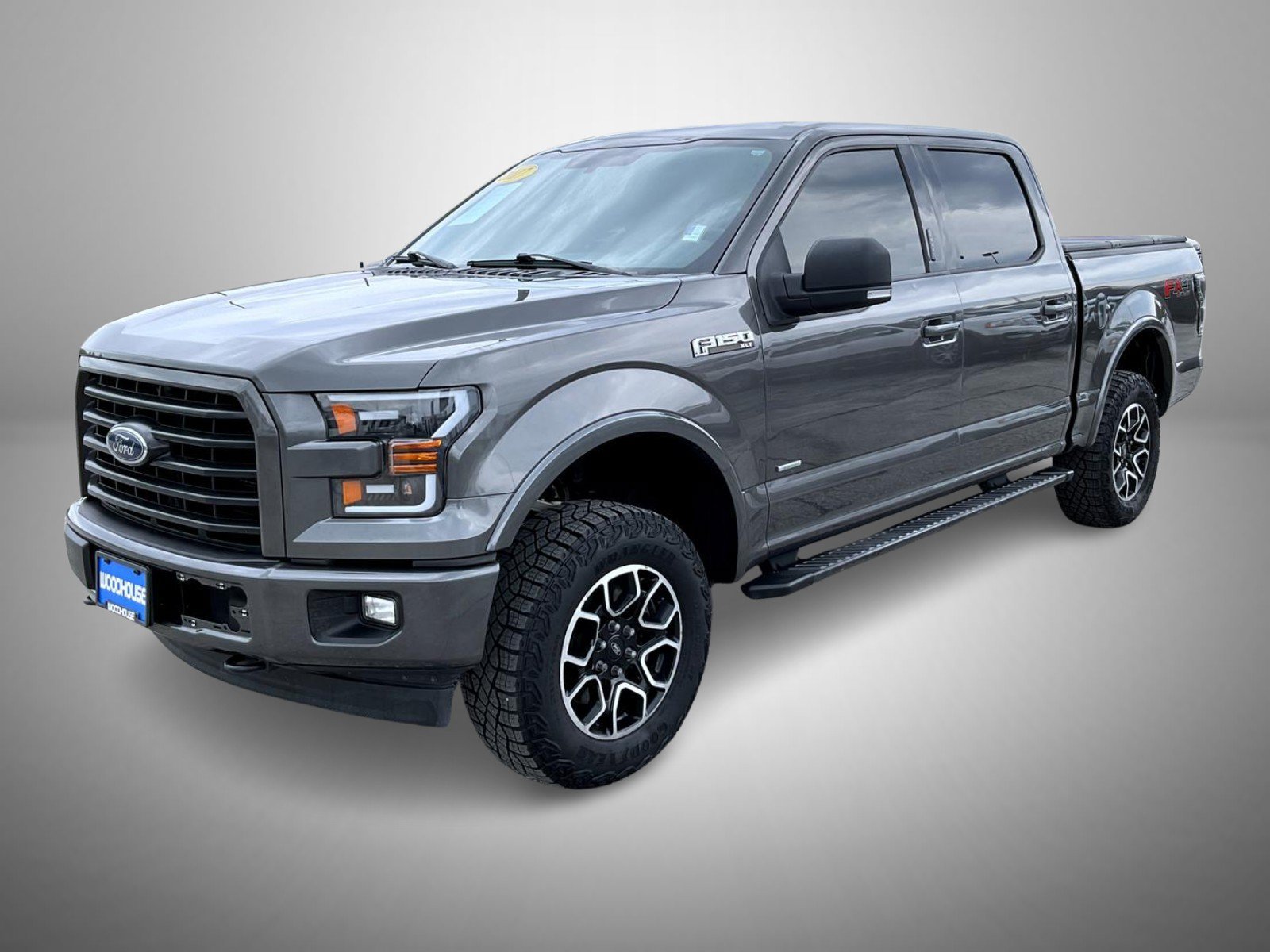 Used 2017 Gray Ford XLT image 1