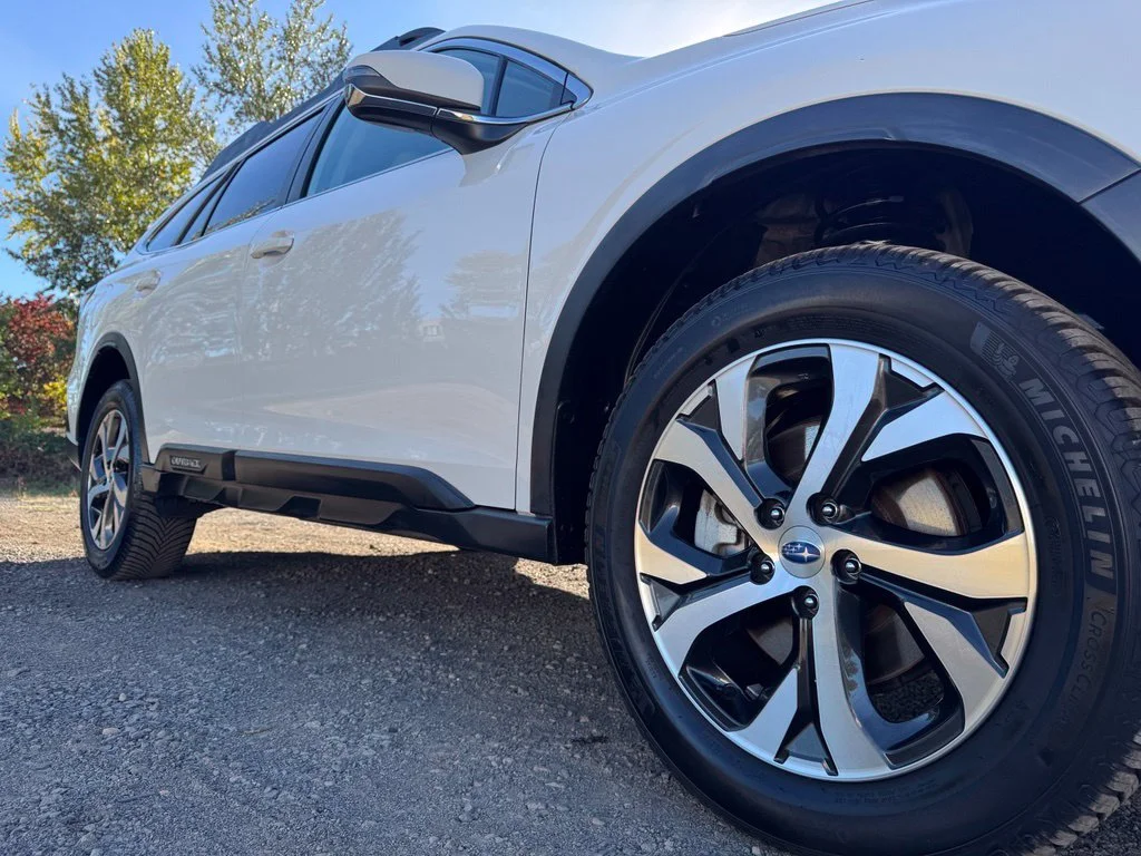 Used 2021 Crystal White Pearl Subaru Limited image 46