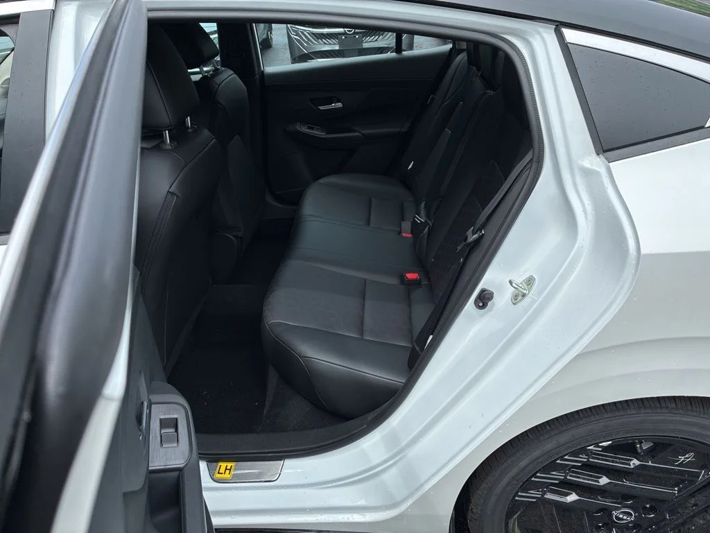 New 2026 Aspen White TriCoat / Super Black Two-tone Nissan SR image 25