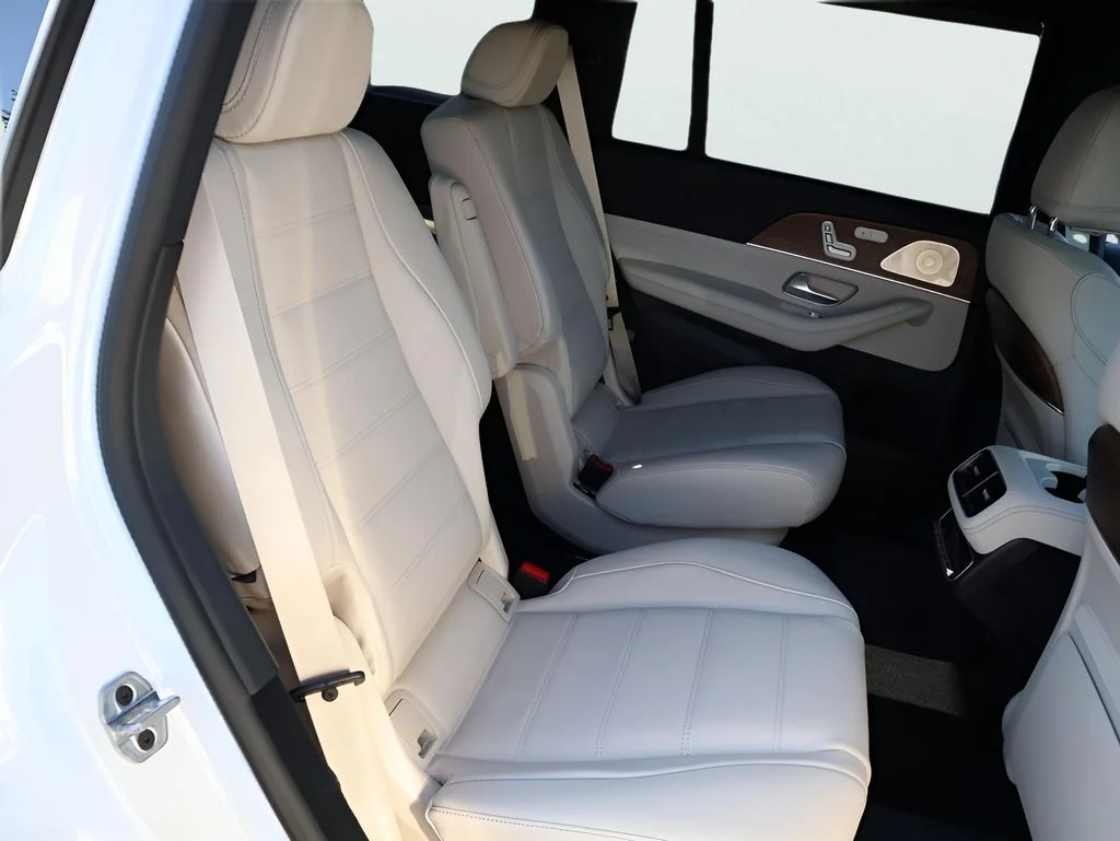 New 2026 MANUFAKTUR Moonlight White Metallic Mercedes-Benz GLS 450 image 22