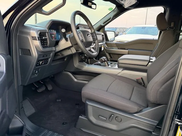 New 2026 Agate Black Metallic Ford XLT image 8
