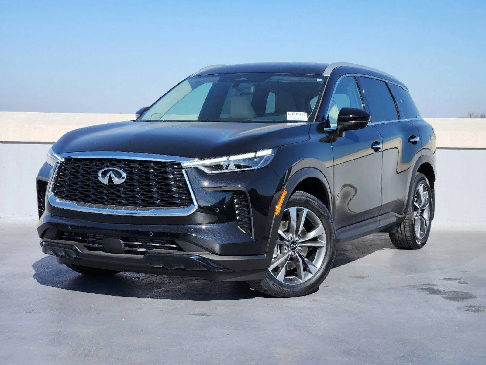 2025 INFINITI QX60 LUXE