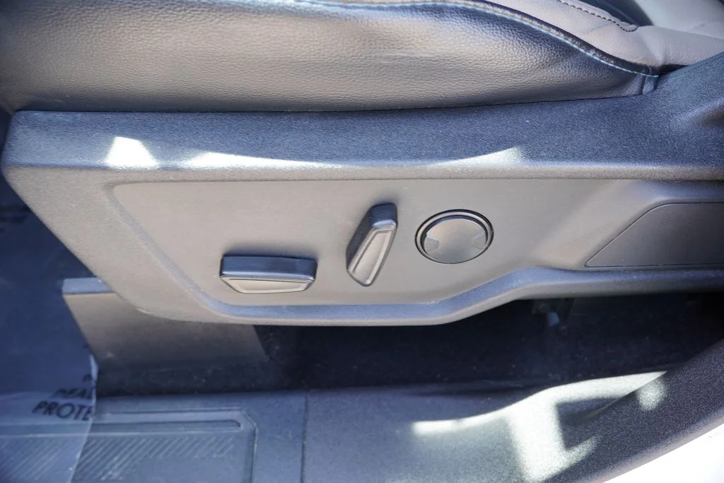 Used 2024 Oxford White Ford Wildtrak image 23