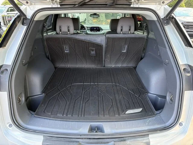 Used 2020 SILVER ICE METALLIC Chevrolet LT image 18