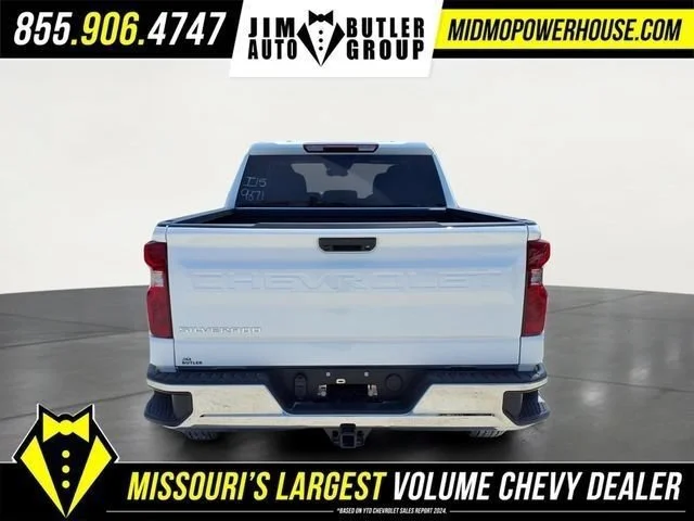 New 2026 Summit White Chevrolet WT image 4