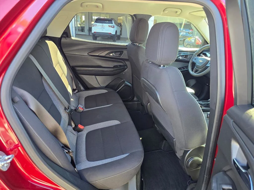 Used 2025 Crimson Metallic Chevrolet LT image 15
