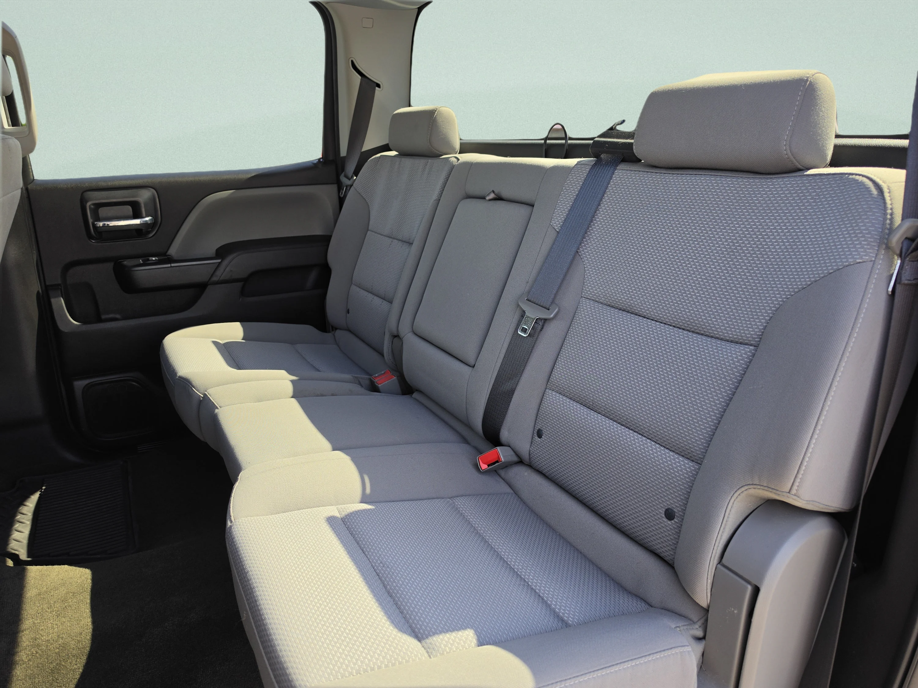 Used 2018 Stone Blue Metallic GMC Base image 22