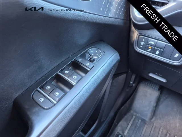 Used 2021 Orange Kia S image 21